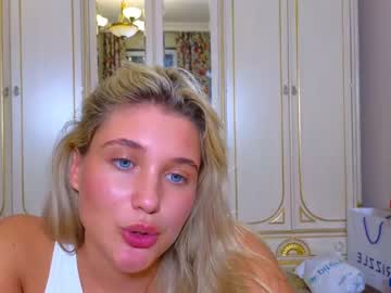 girl
        lilly_mattson cam image #110665