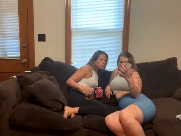 couple
        roxy1105 cam image #110371