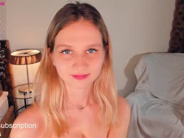 girl
        gwendolyngallant cam image #158104