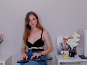 girl
        alyssabrewer cam image #99118