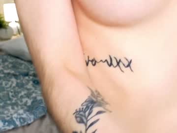 girl
        holly_pollie cam image #225044