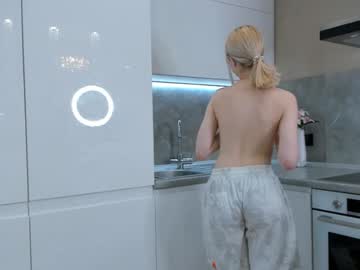 girl
        lynetteesser cam image #186474