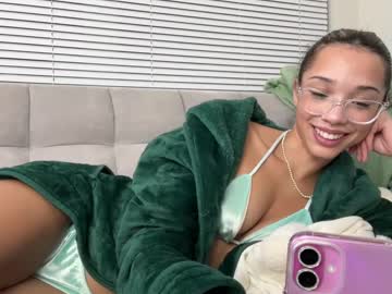 girl Latina Sex Cam with sunshinesweets