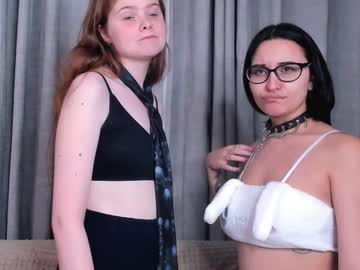couple Latina Sex Cam with earleneclarkston