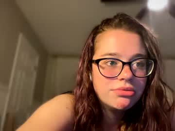 girl
        krissykream69 cam image #164197