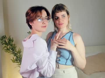 couple
        hoiiy_cute cam image #107238