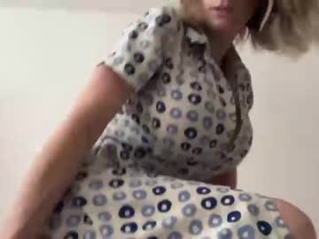 girl
        naomi_reah cam image #128176