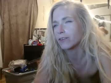 couple
        jacknjill420247 cam image #177715