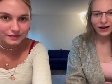 girl
        lillybambus cam image #121769