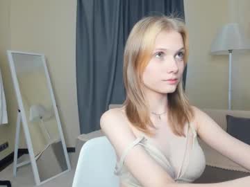 girl
        maidagentile cam image #183685