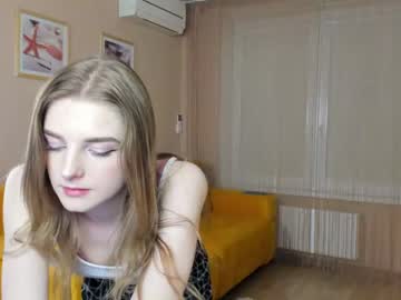 girl
        yeehawlover cam image #72478