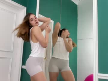 girl
        ericamoore__ cam image #75035