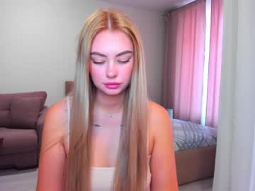 girl
        8a8y_nura cam image #37818